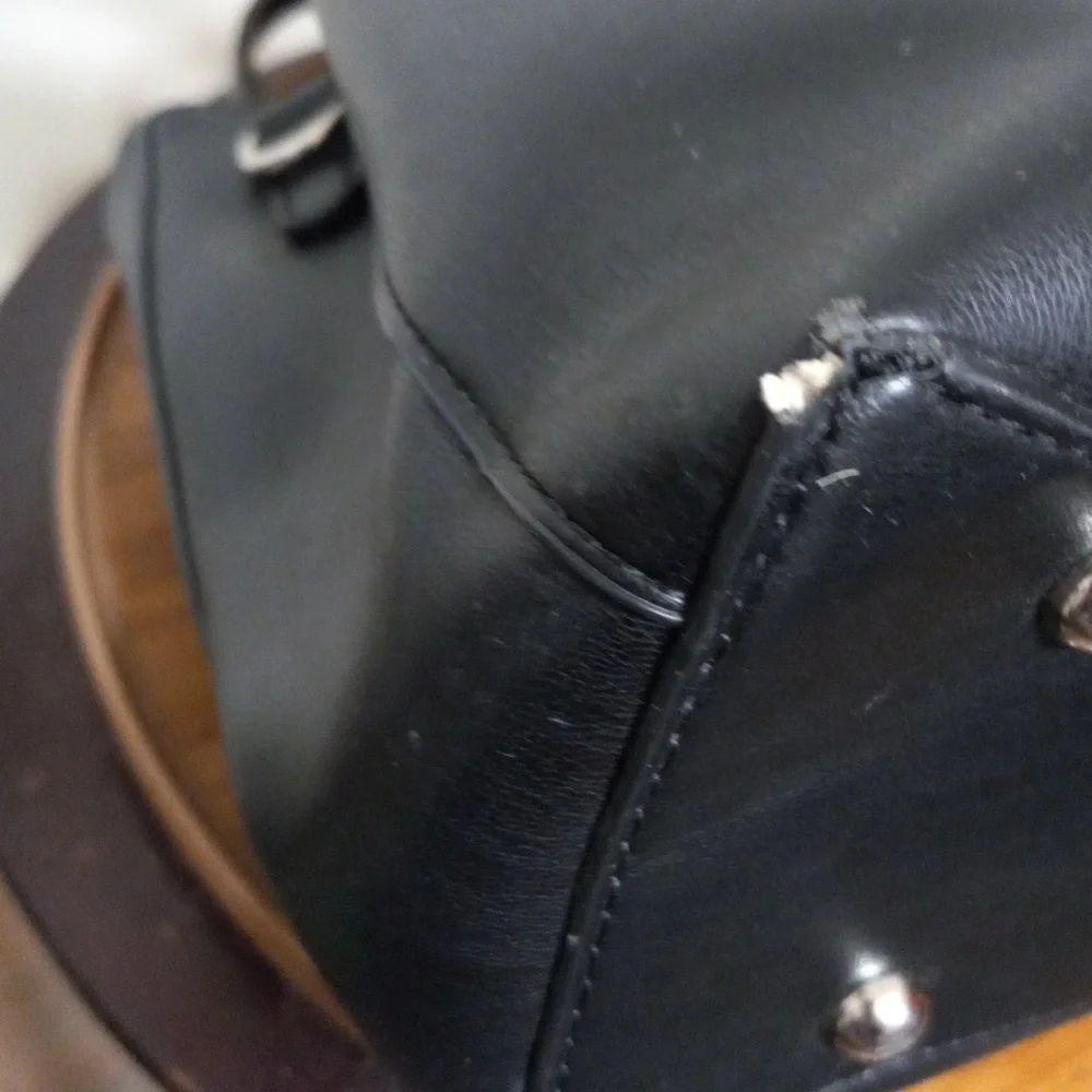 C black faux leather  shoulder bag - Picture 5 of 9